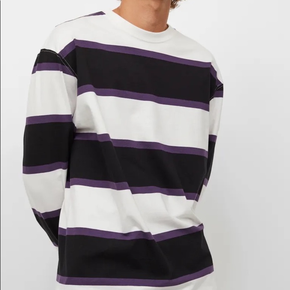 H&M
Men’s Relaxed Fit, Purple/Striped Jersey Long-Sleeve
M